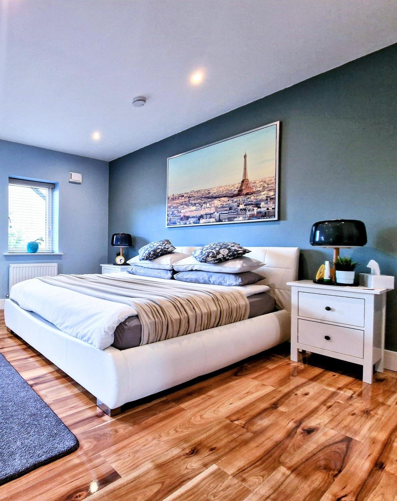 Master Bedroom With Ensuite ลูกัน ภายนอก รูปภาพ