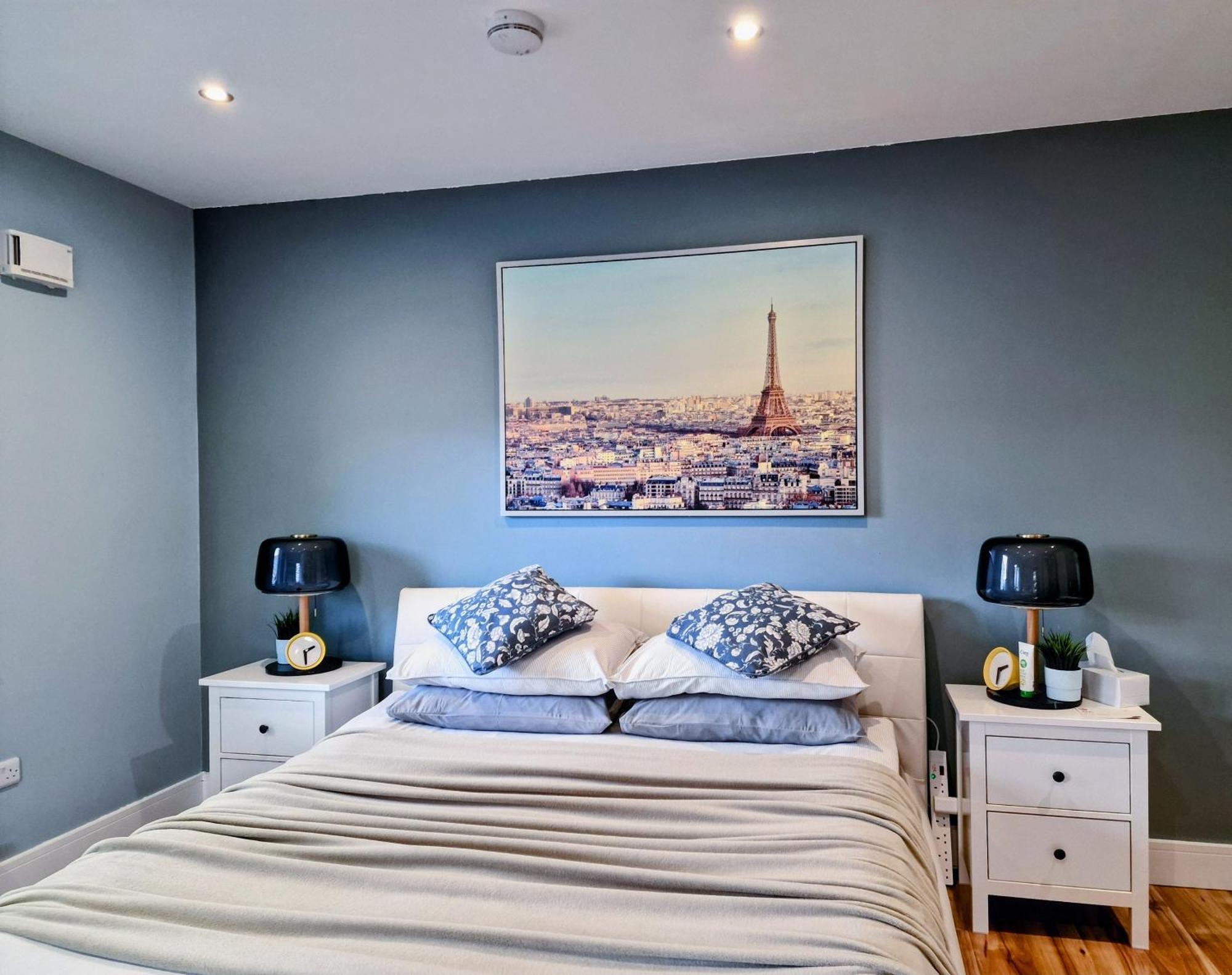 Master Bedroom With Ensuite ลูกัน ภายนอก รูปภาพ