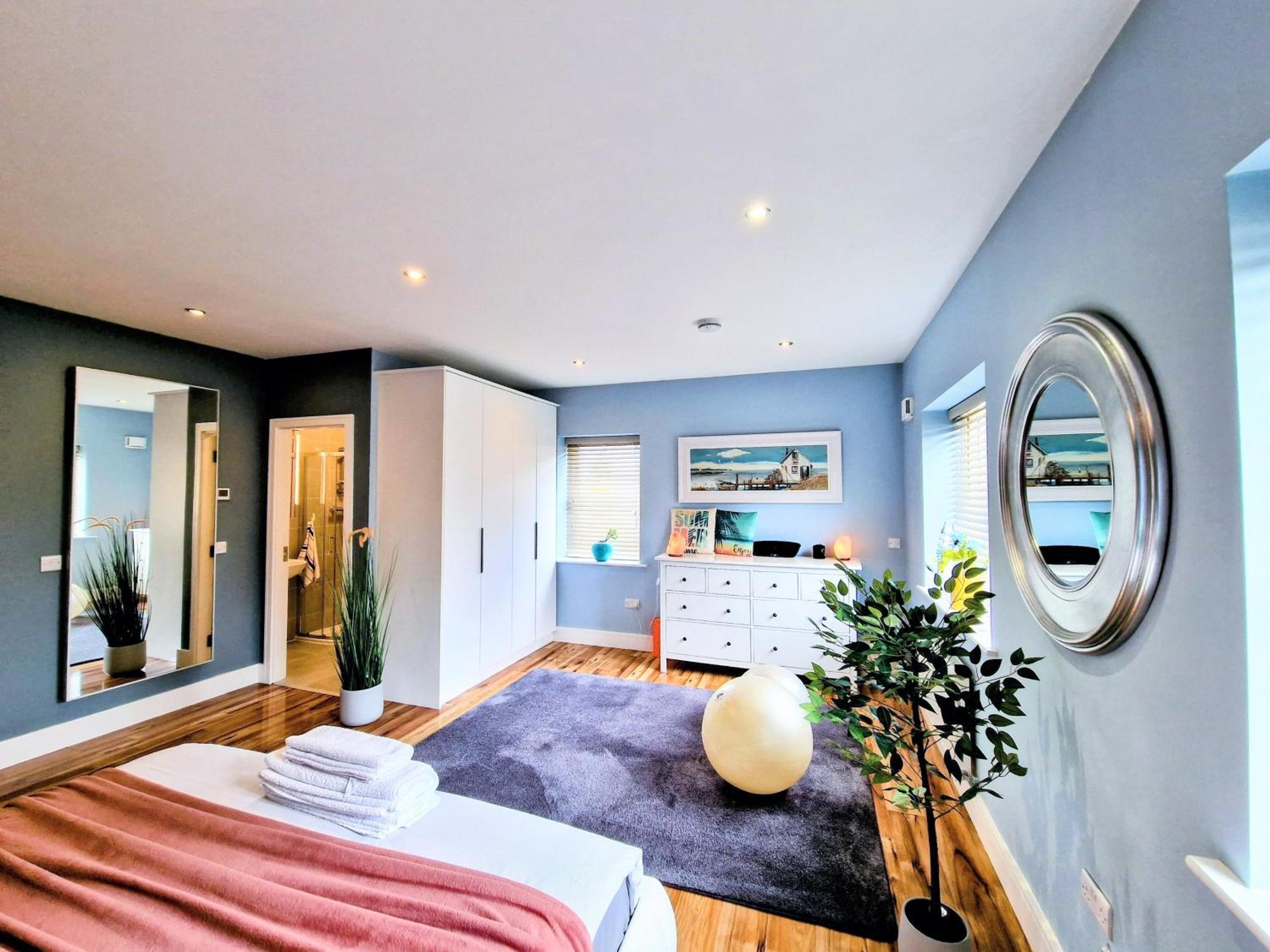 Master Bedroom With Ensuite ลูกัน ภายนอก รูปภาพ